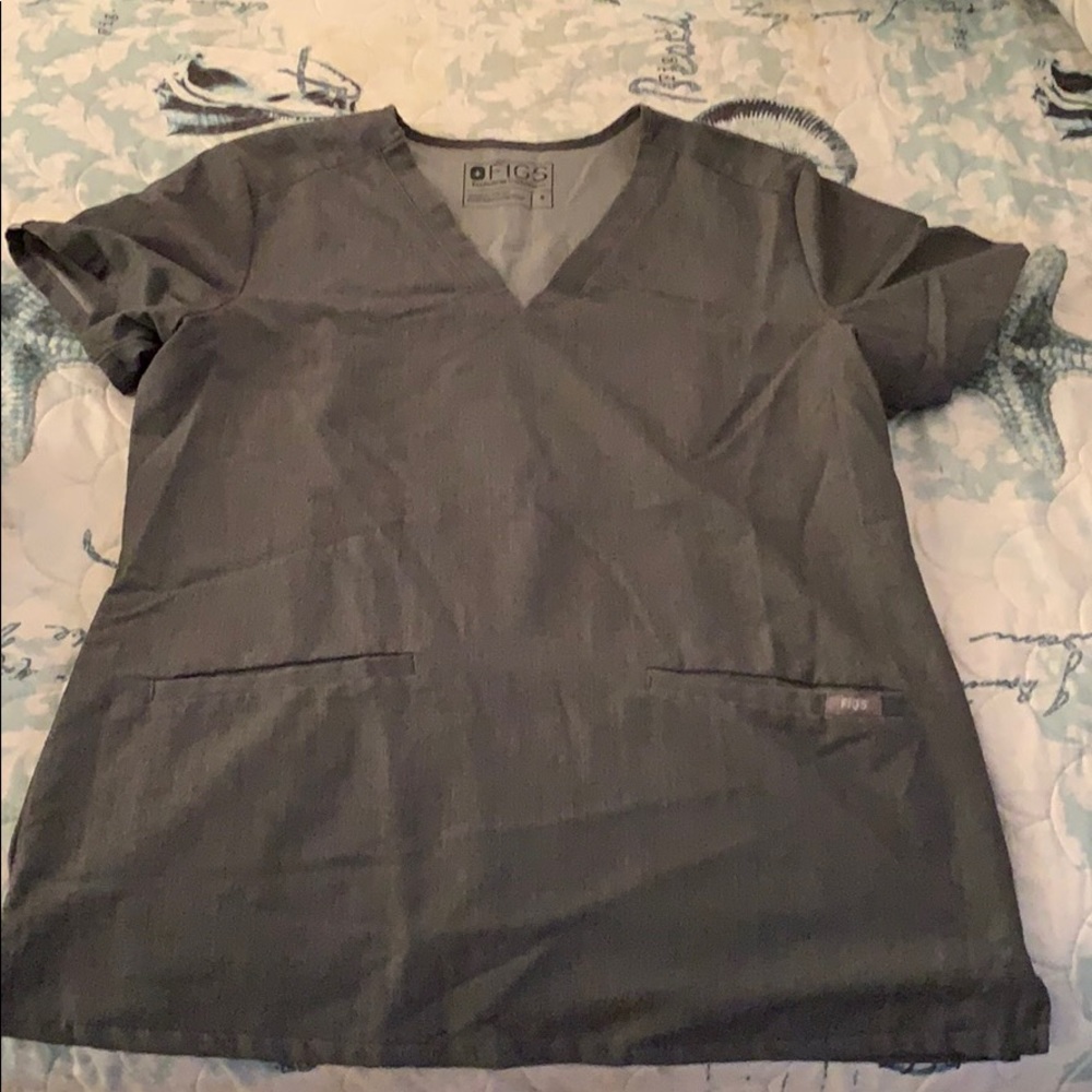 Figs scrub top